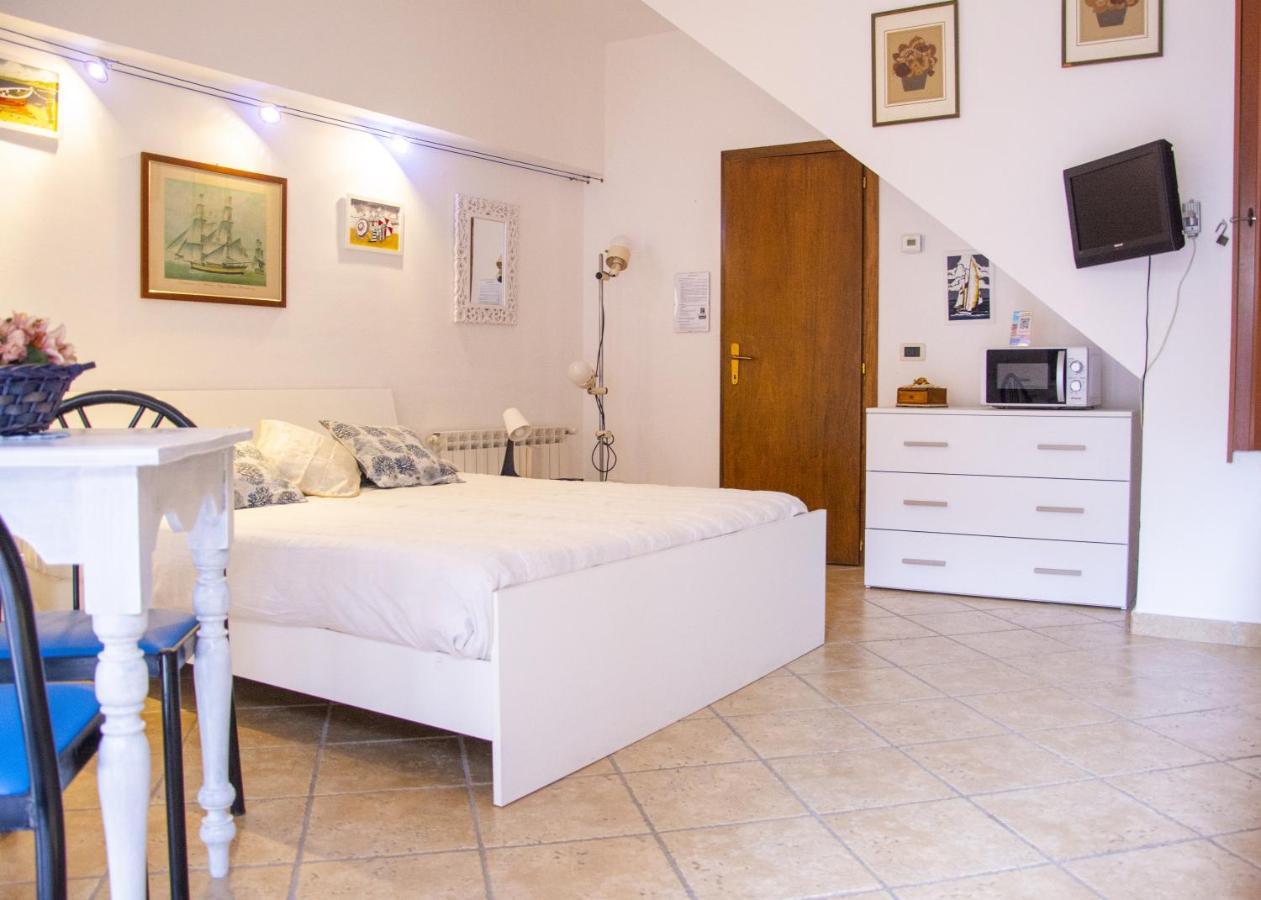 Appartamenti La Casina Porto Azzurro Eksteriør bilde