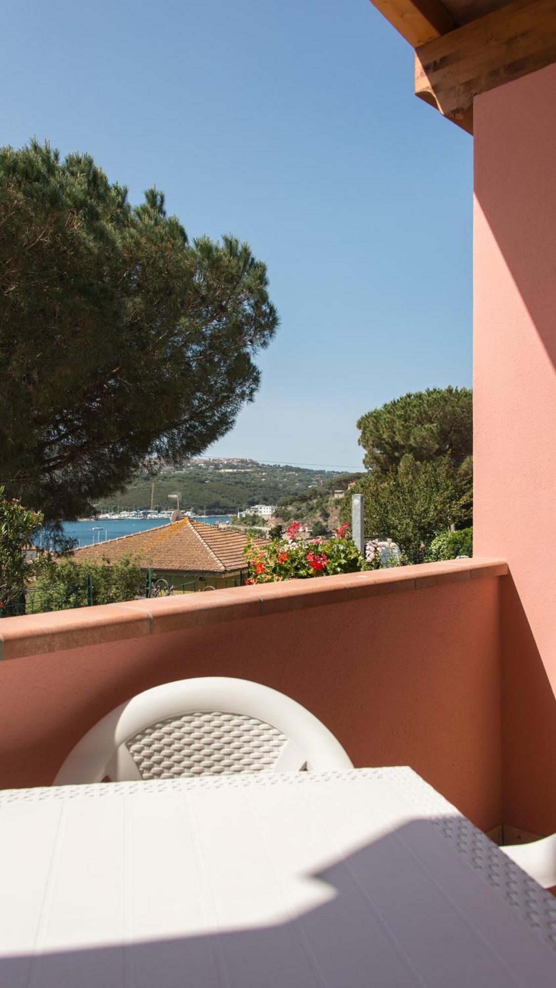 Appartamenti La Casina Porto Azzurro Eksteriør bilde